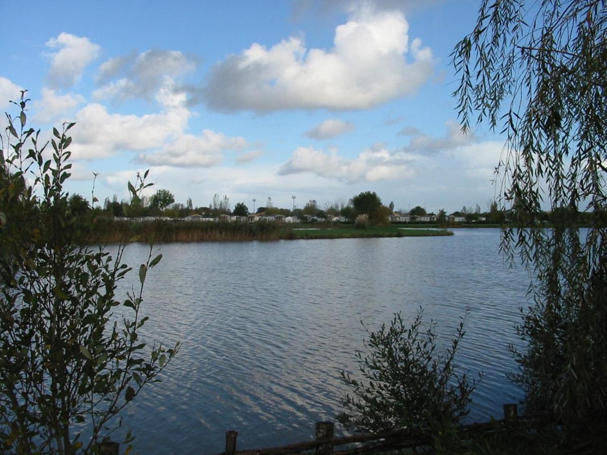 Camping Du Lac De Saujon Εξωτερικό φωτογραφία